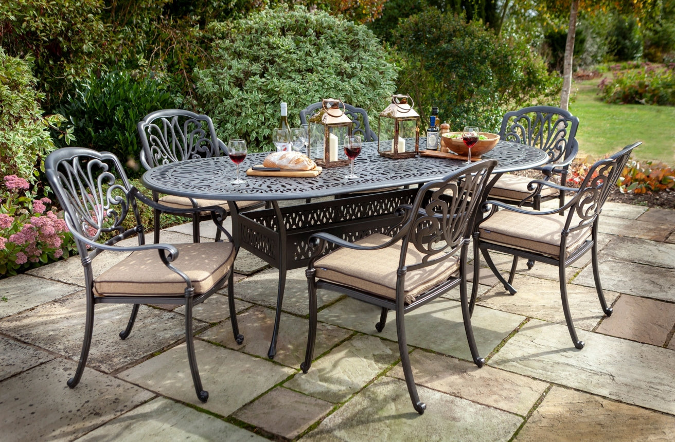 Luxury Outdoor Furniture and Garden Décor